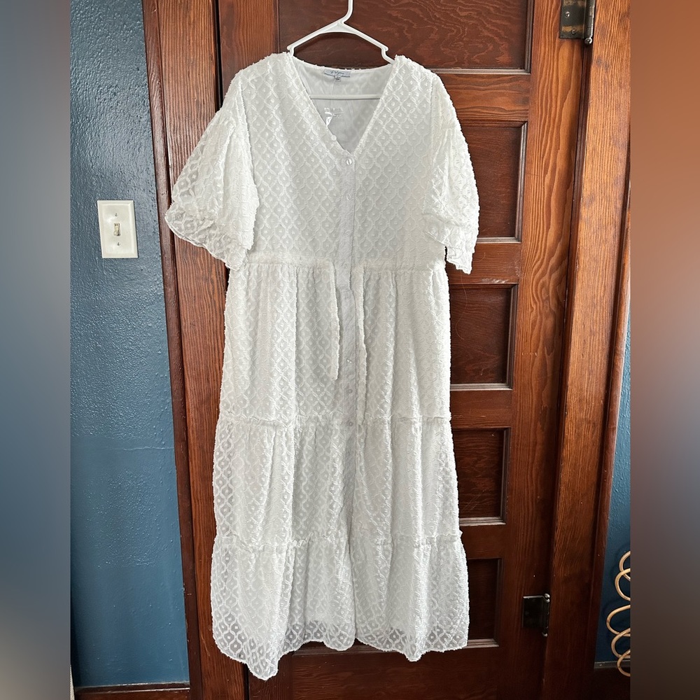 Piper and Scoot The Nadal Textured Maxi Dress in White Large (fits an XL too)